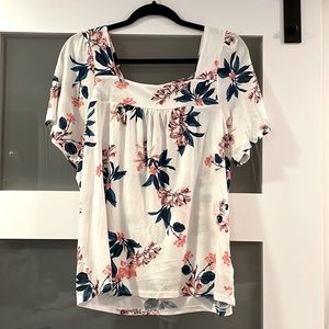 🎉 3/$20 Lucky Brand Flutter Sleeve Top